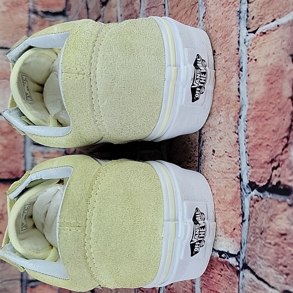 VANS LEATHER LOWTOPS, WOMANS SIZE 6.5 EUC - Picture 8 of 11